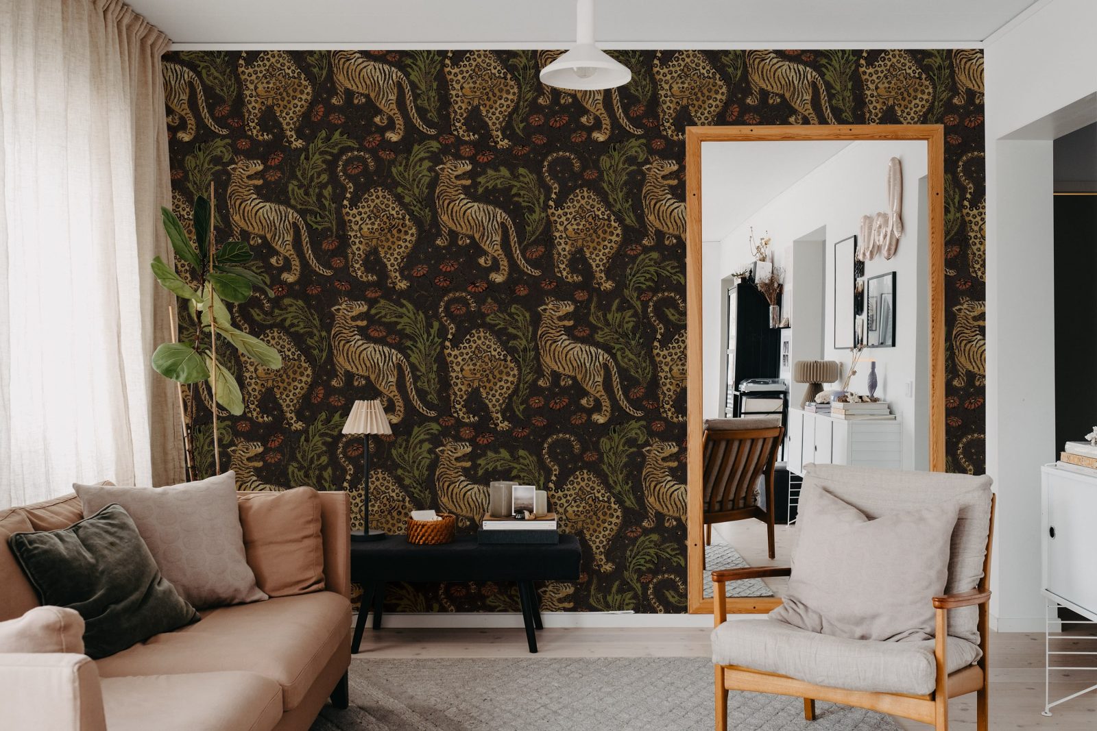 Bold Tigers, Black, Rebel Walls 2