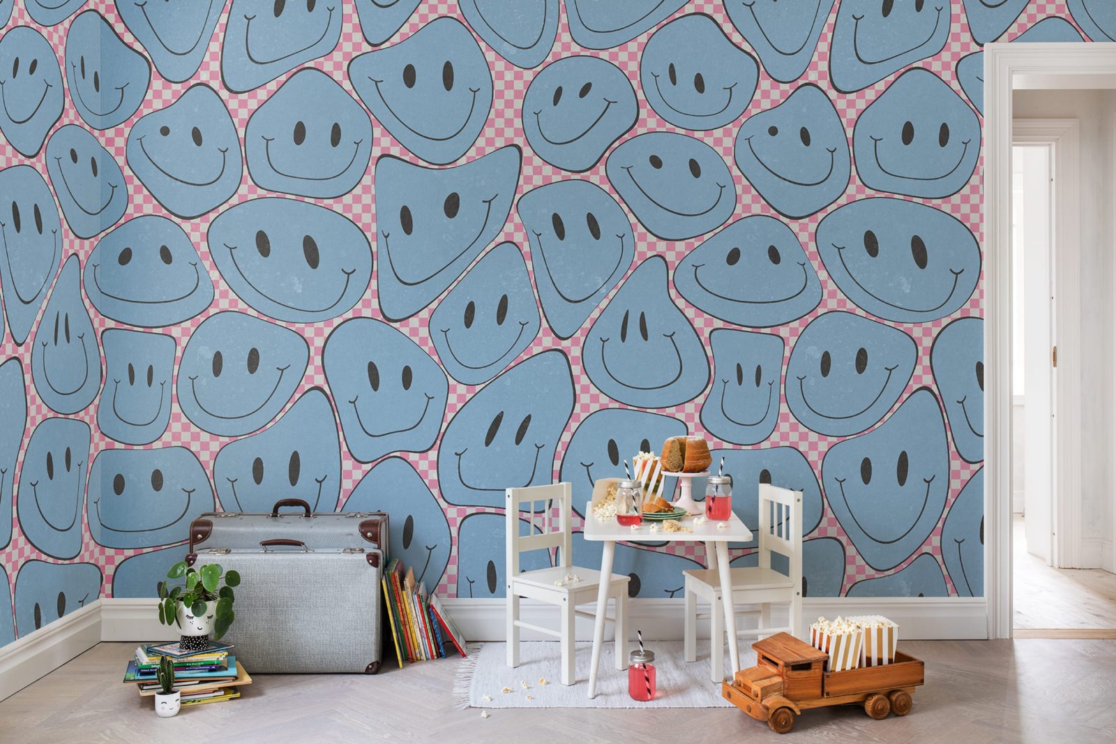 Happy Rebel Pink Chess, Rebel Walls 2