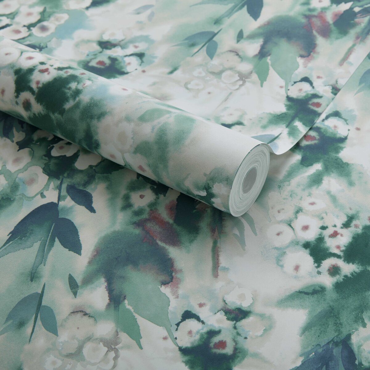 Cascade, Clover Green Luxury Floral, 1838 Wallcoverings, 5.3mp / rola 3