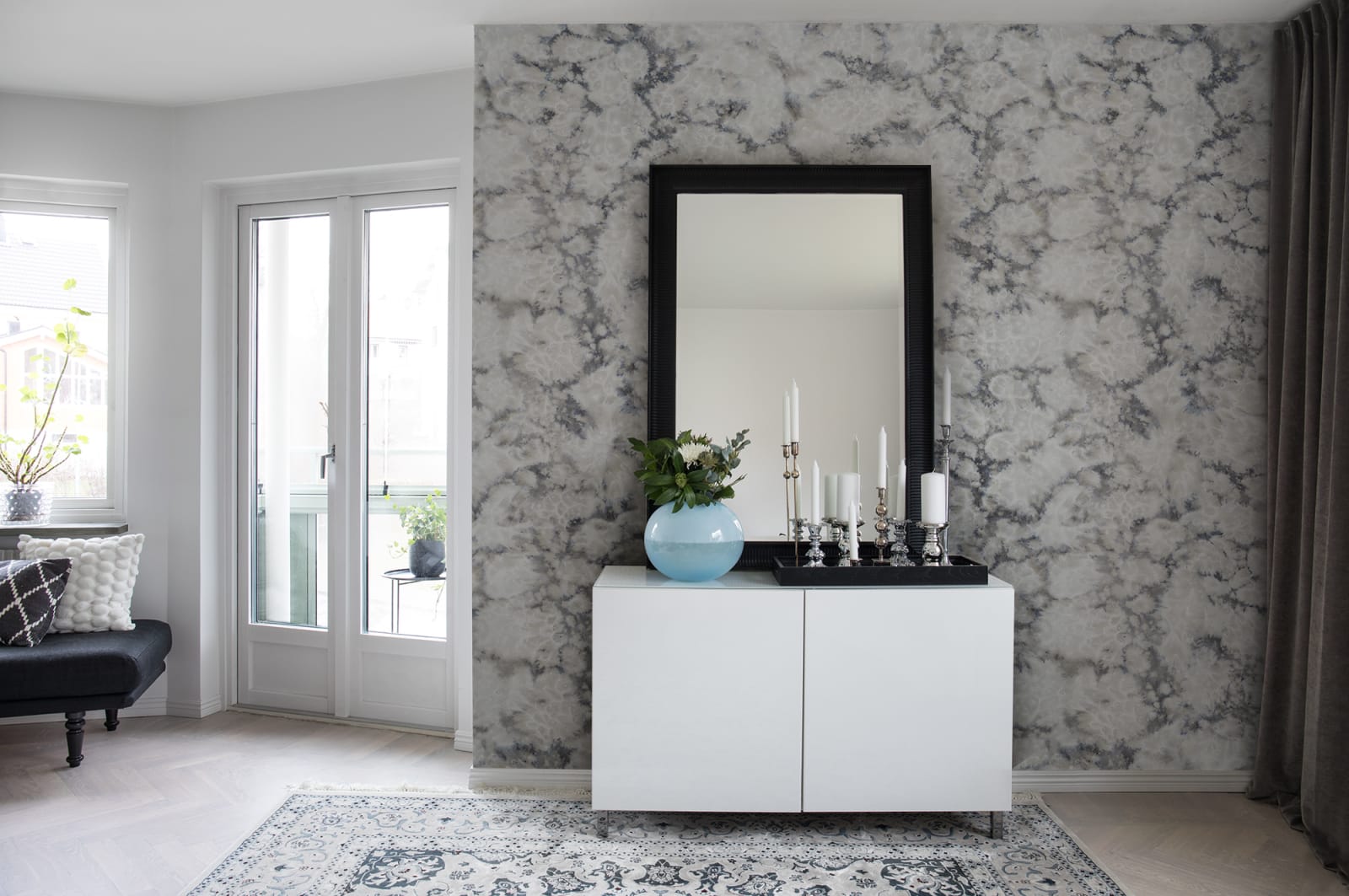 Flow, White, Rebel Walls 2
