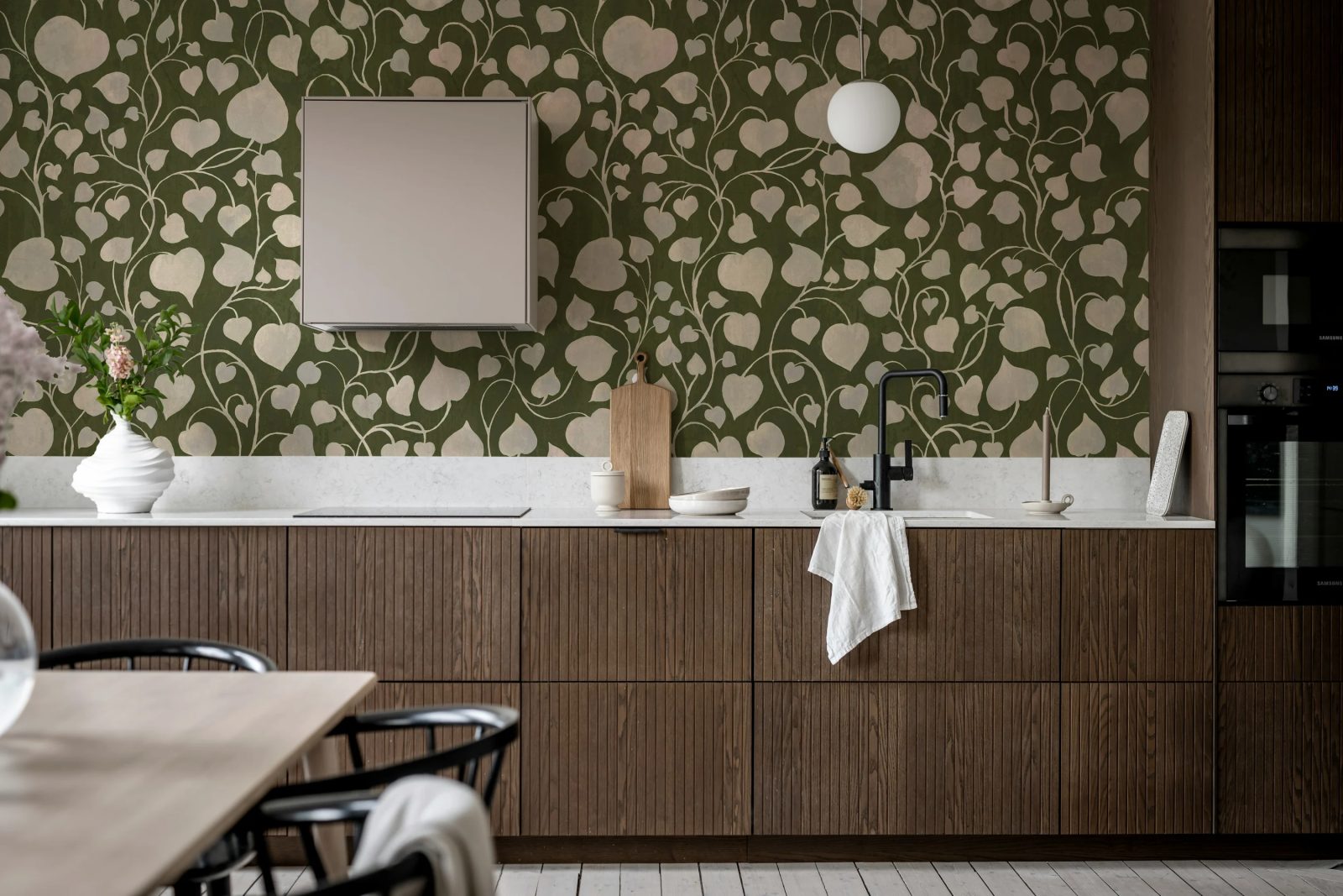 Eternal Vine, Dark Green, Rebel Walls 3
