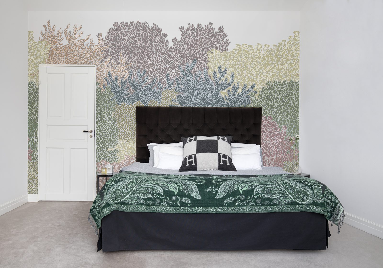 Hideaway, Gentle, Rebel Walls 3