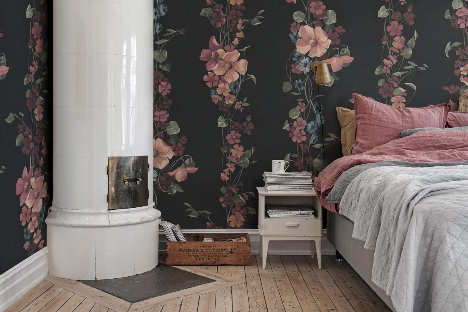 Growing Beauty, Peach, Rebel Walls 2