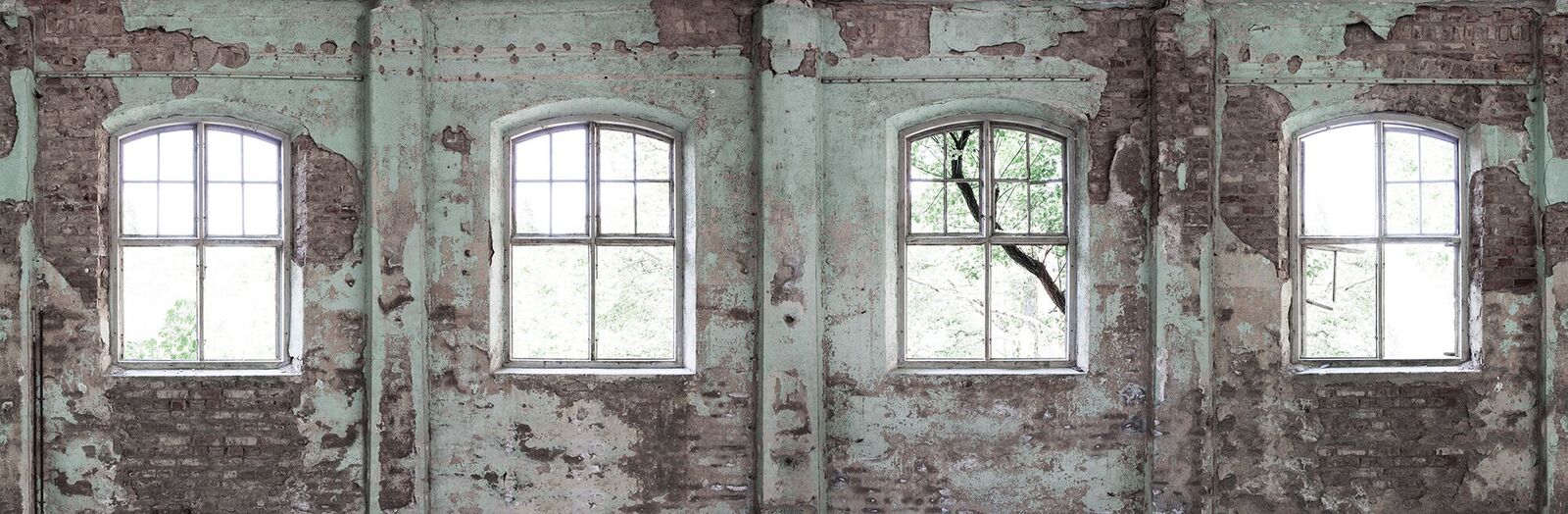 Perspective Manoir, Rebel Walls