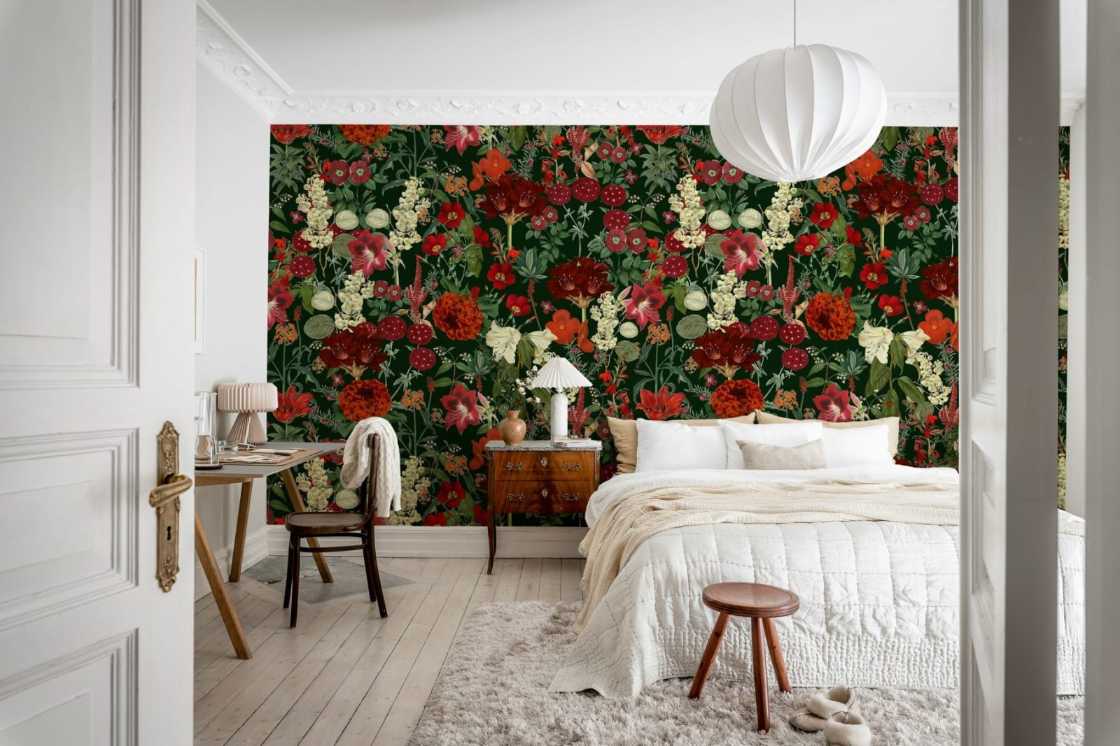 Wintergarden, Red, Rebel Walls 3