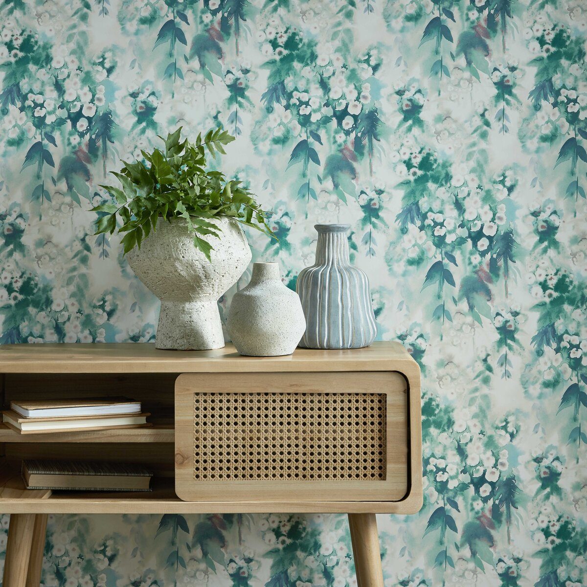 Cascade, Clover Green Luxury Floral, 1838 Wallcoverings, 5.3mp / rola 2