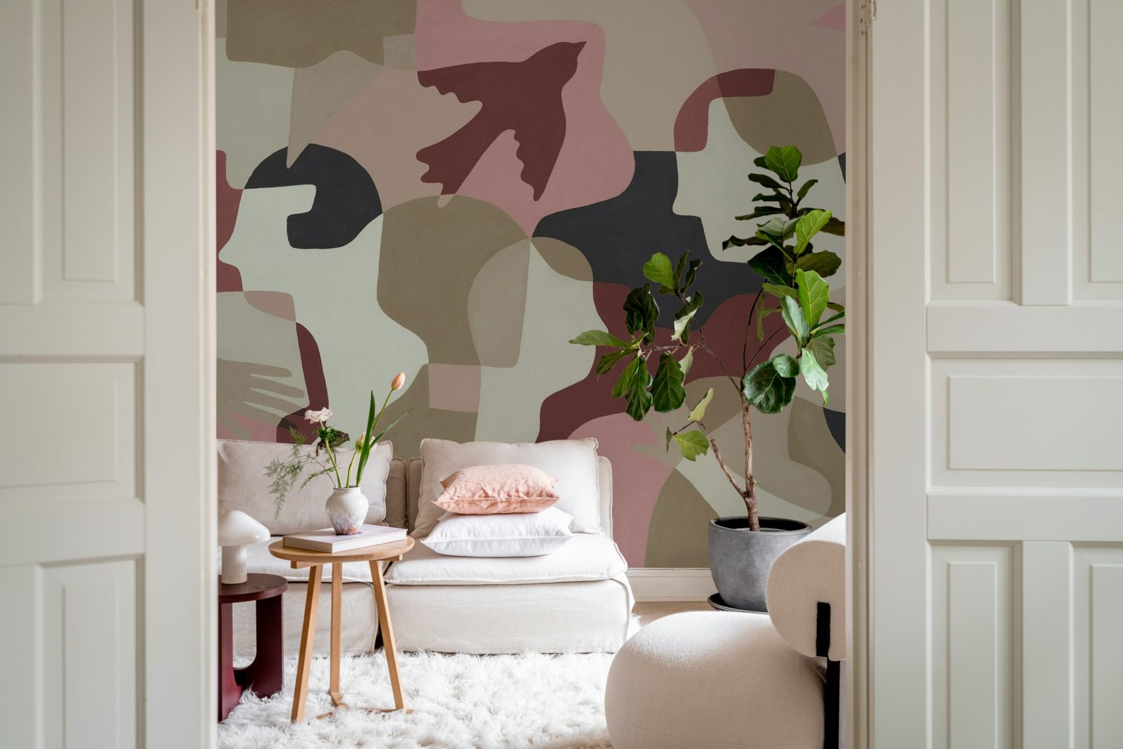 Silent Conversation, Pink & Red, Rebel Walls 2