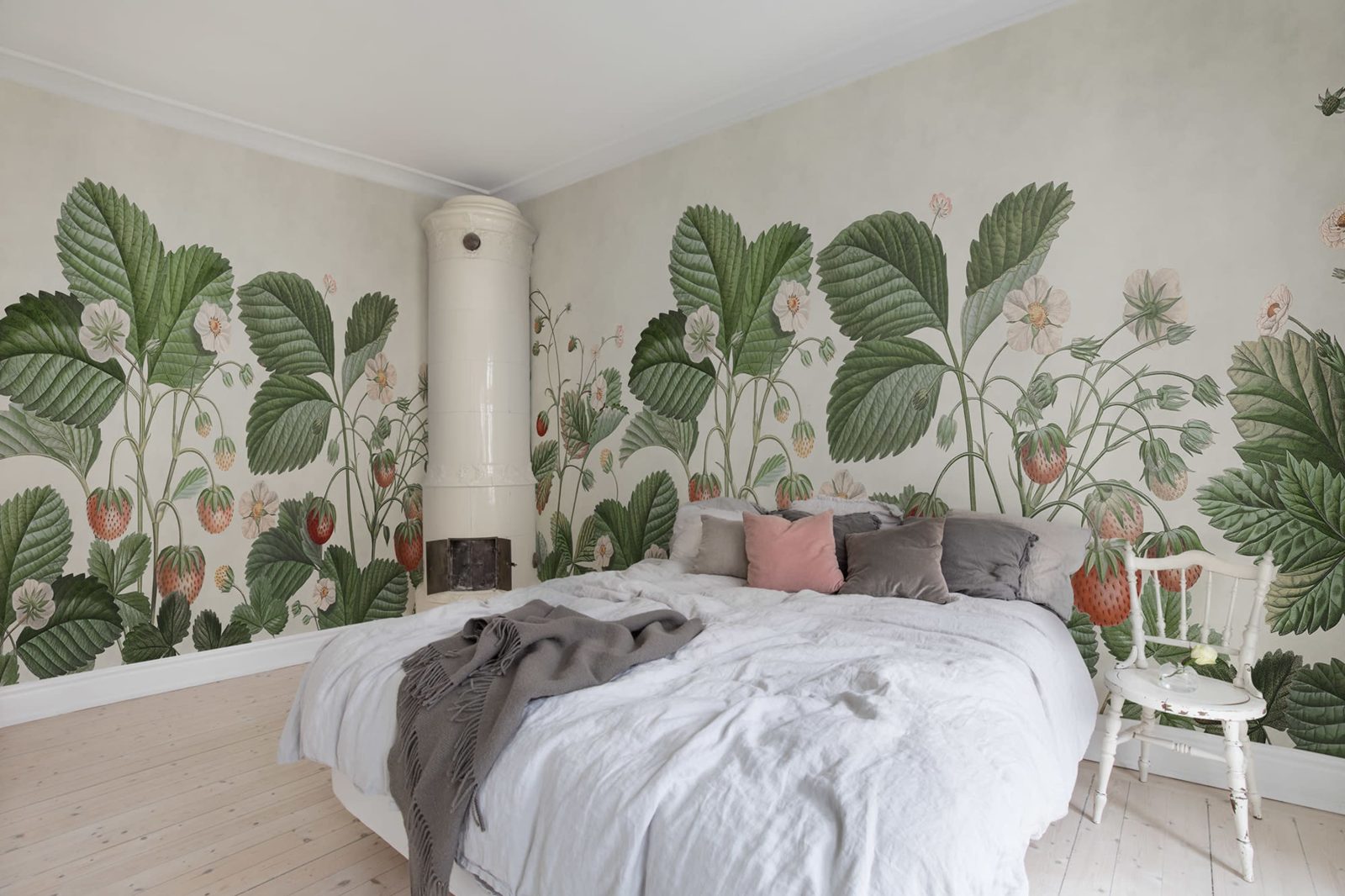 Wild Strawberries, Green, Rebel Walls 3