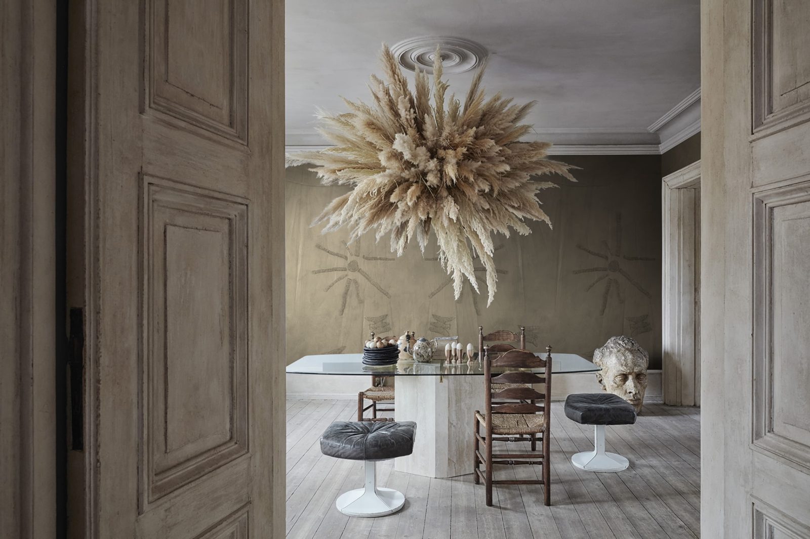 Silenzio, Dark Beige, Rebel Walls 3