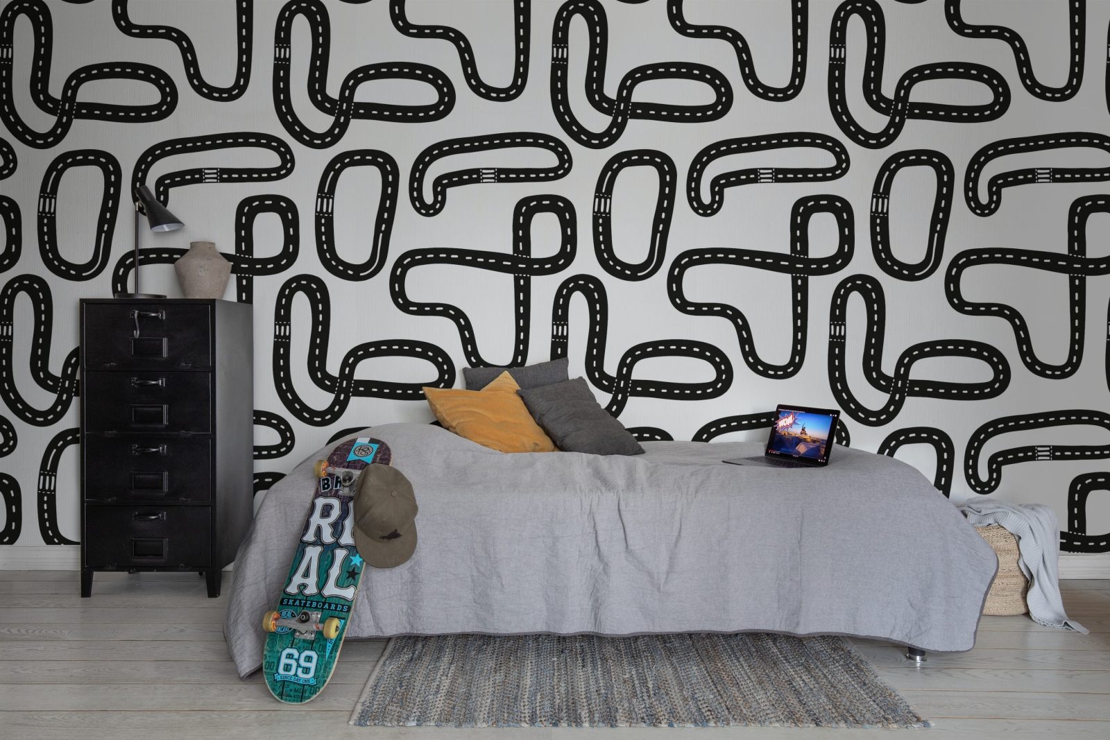 Race Track, Graphite, Rebel Walls 3