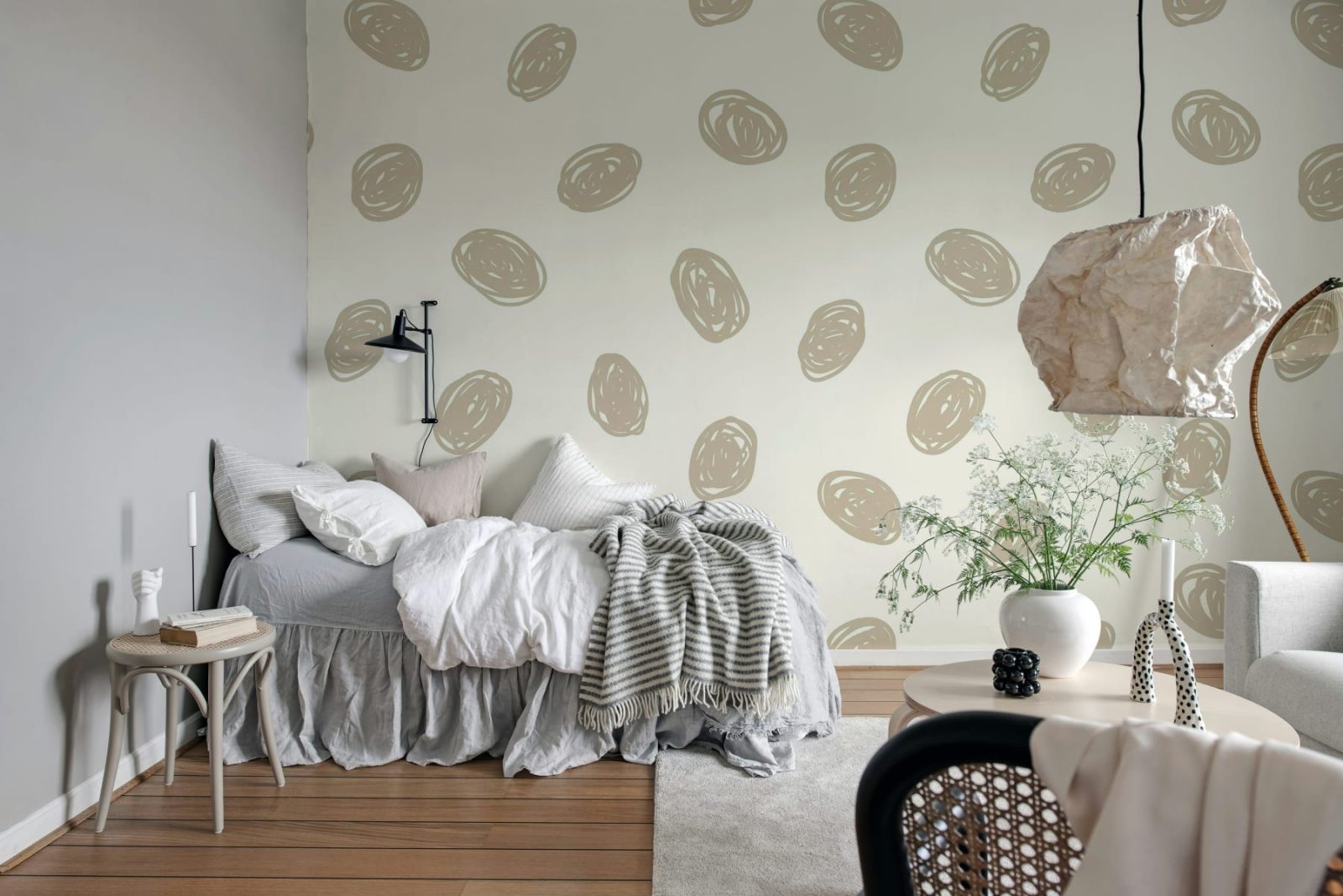 Doodle Dots, Beige, Rebel Walls 3