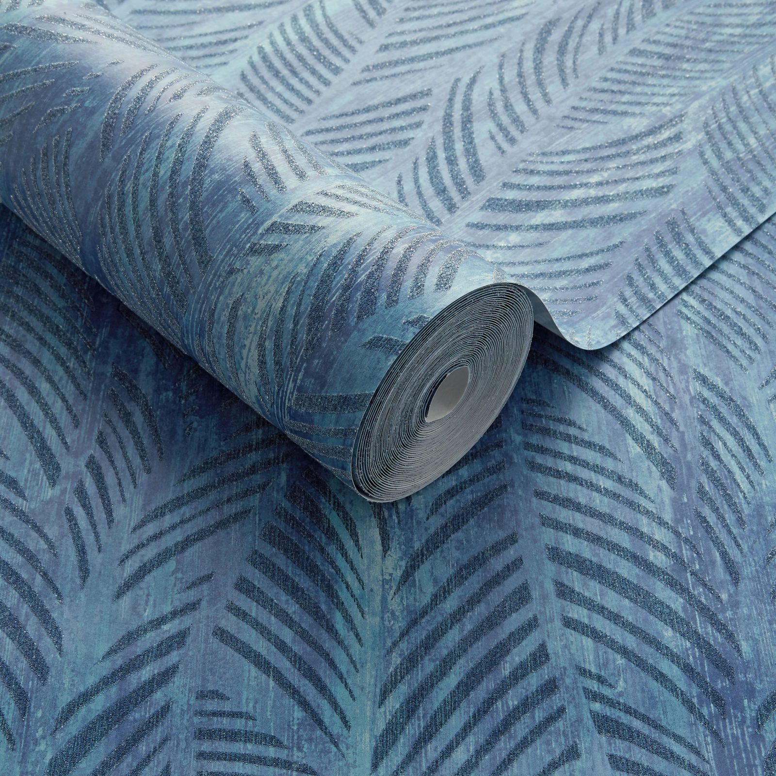 Bramble, Blue Dusk Luxury Bead, 1838 Wallcoverings, 5.3mp / rola 3