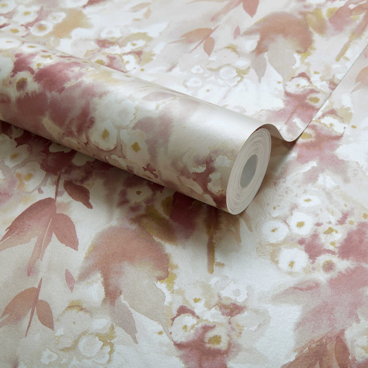 Cascade, Mango Red Luxury Floral, 1838 Wallcoverings, 5.3mp / rola 3