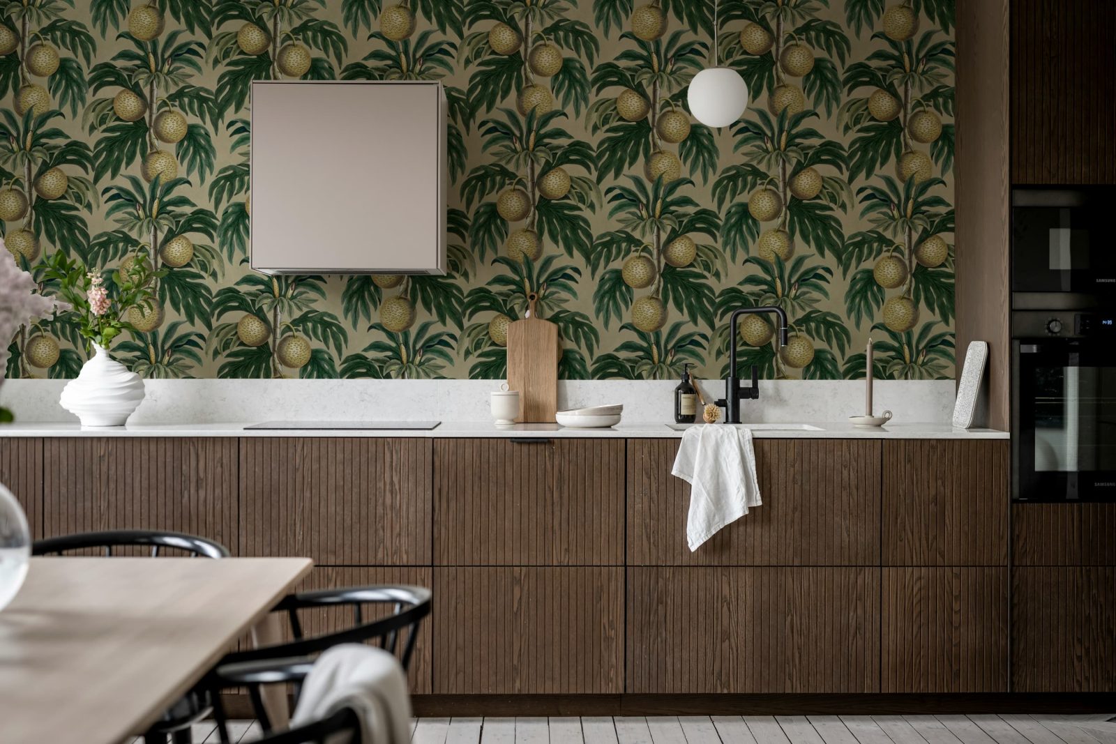Lush Lemons, Beige, Rebel Walls 2