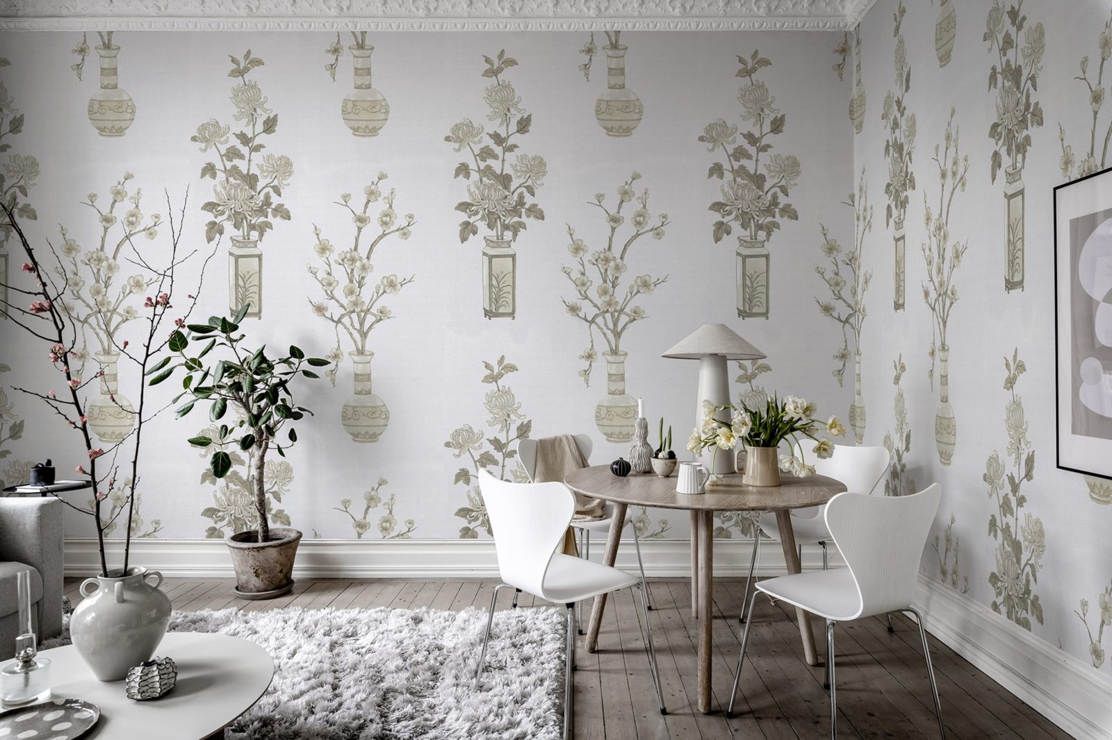 Japanese Vases, Pearl, Rebel Walls 2