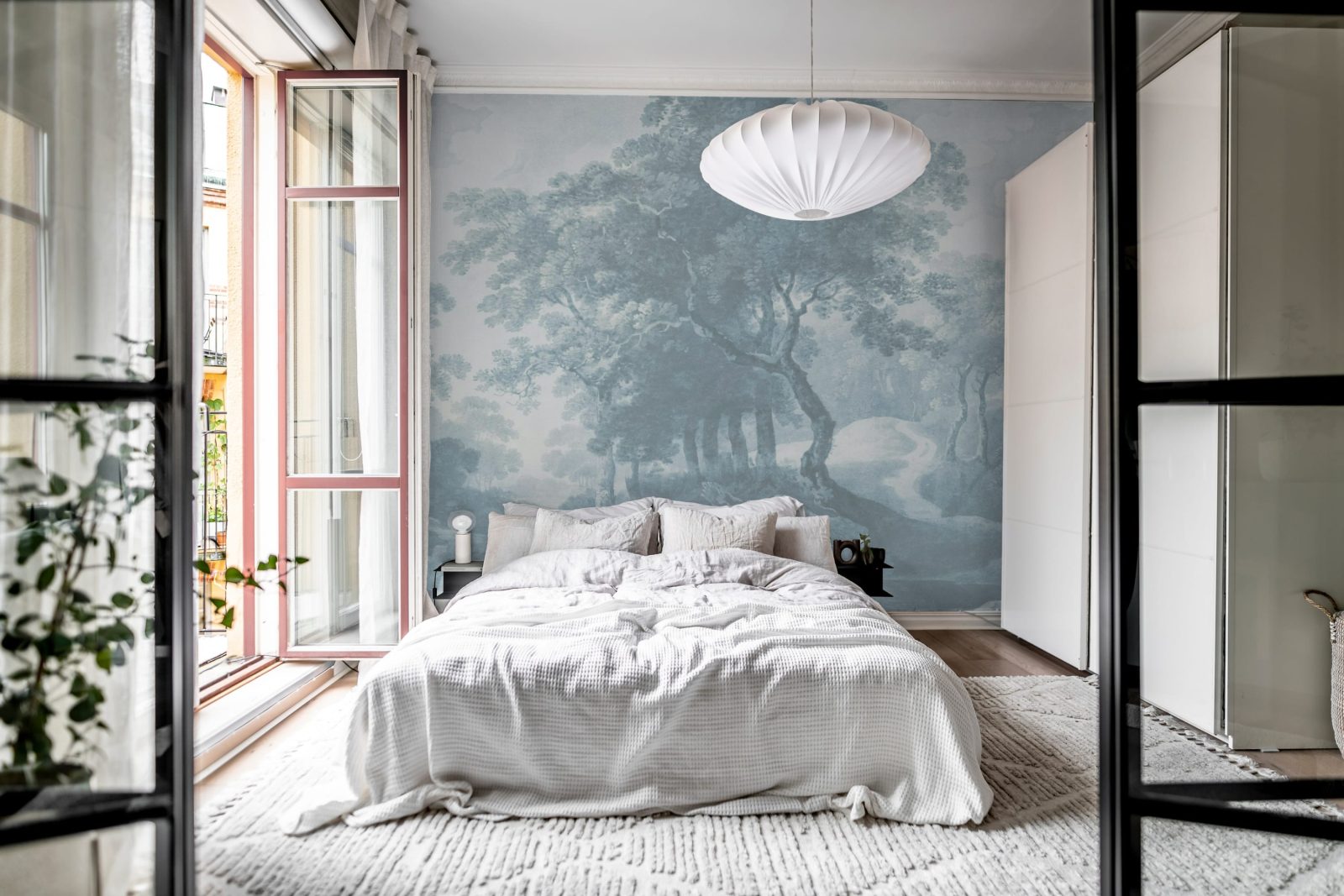The Vintage Grove, Blue, Rebel Walls 2