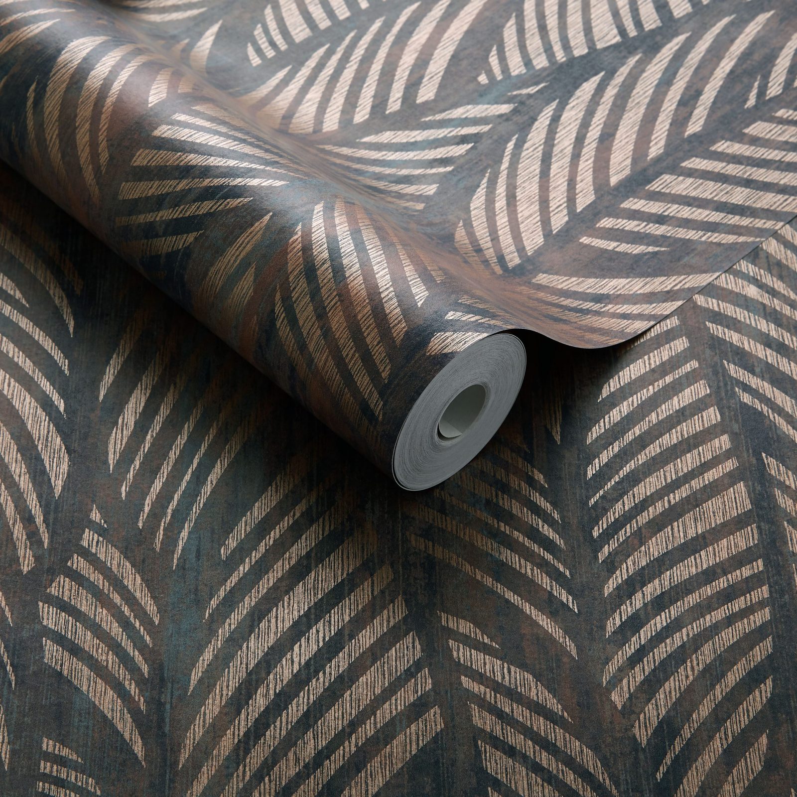 Bramble, Caramel Brown Luxury Leaf, 1838 Wallcoverings, 5.3mp / rola 3