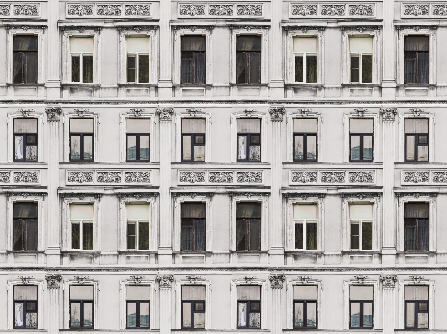 Rue Relief, White, Rebel Walls