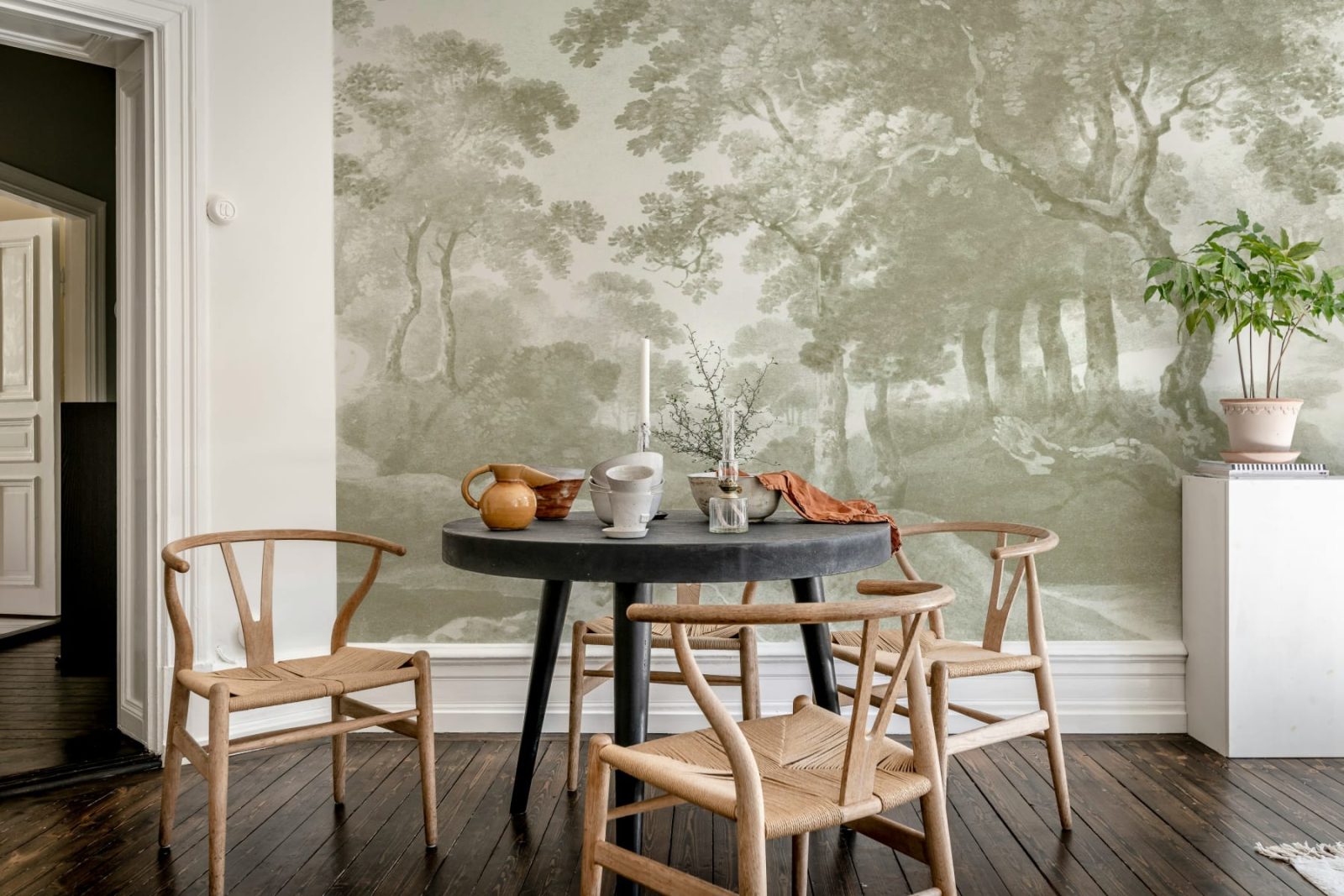 The Vintage Grove, Beige, Rebel Walls 2