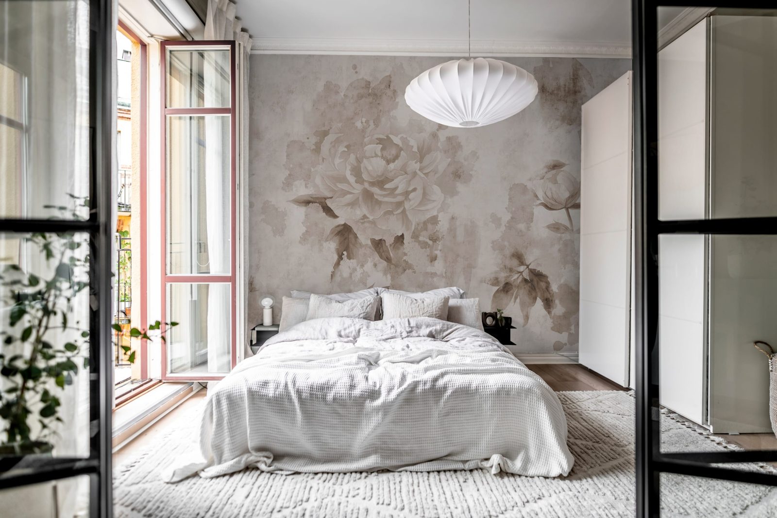 Rose Garden, Gray, Rebel Walls 2
