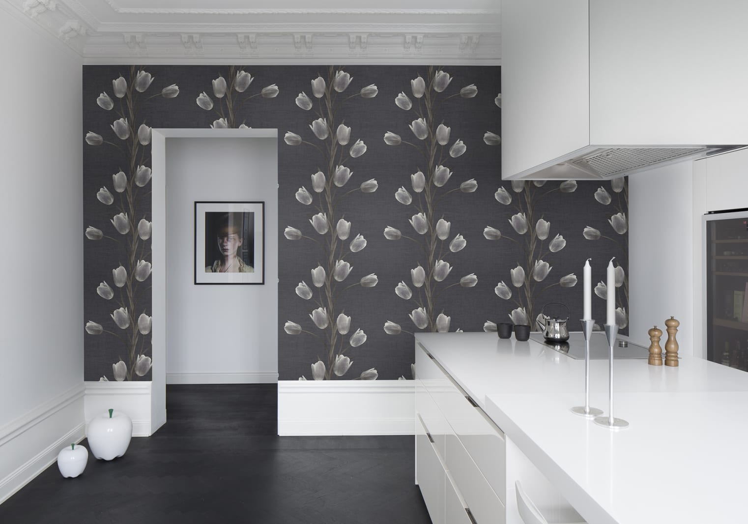 La Vie En Tulipe, Black, Rebel Walls 4