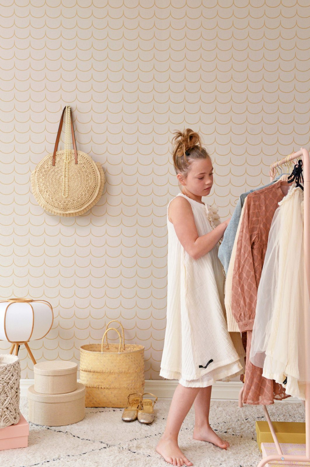 Drop Curtain Greige Golden Brown, Majvillan 3