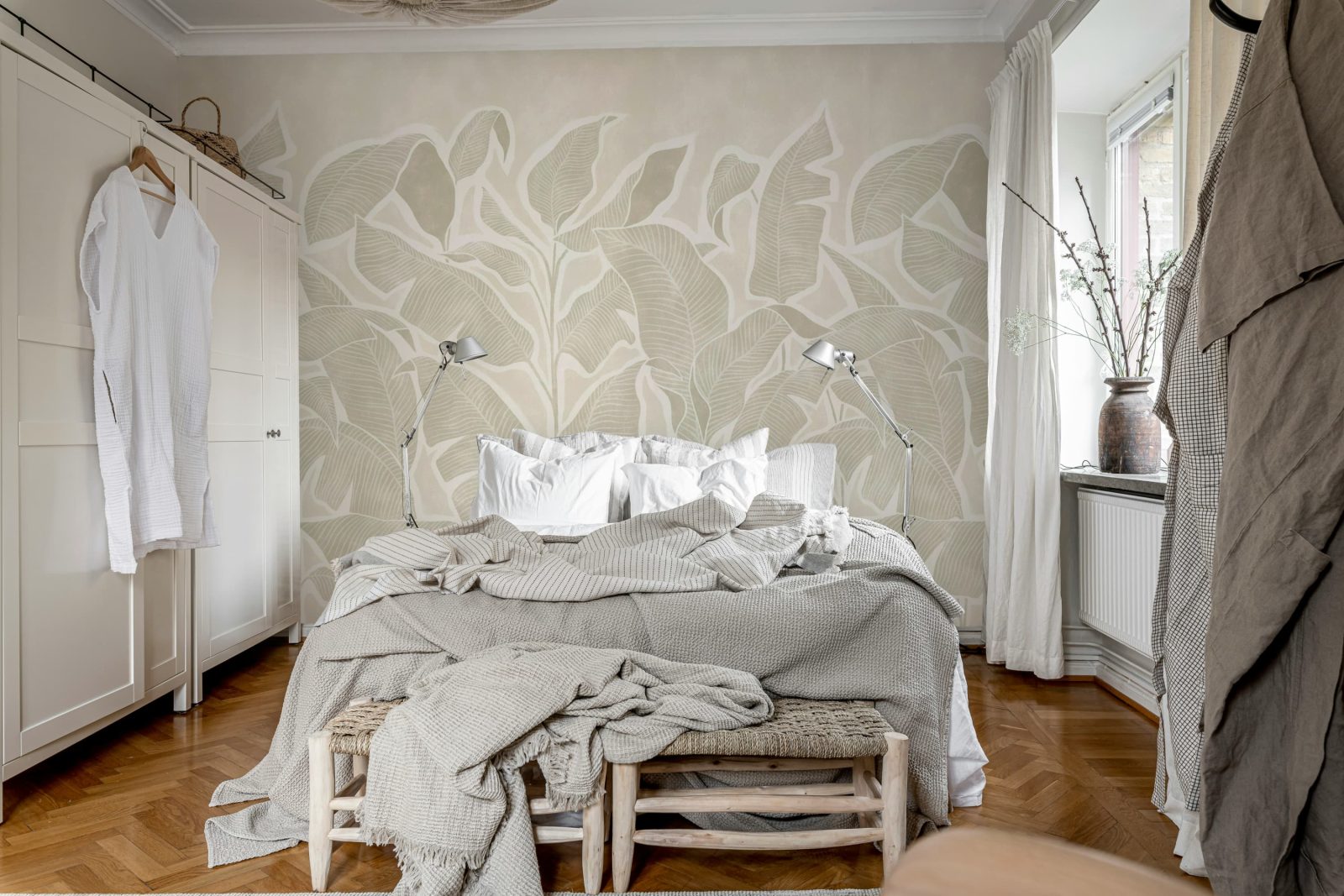 Tropical Breeze, Beige, Rebel Walls 2