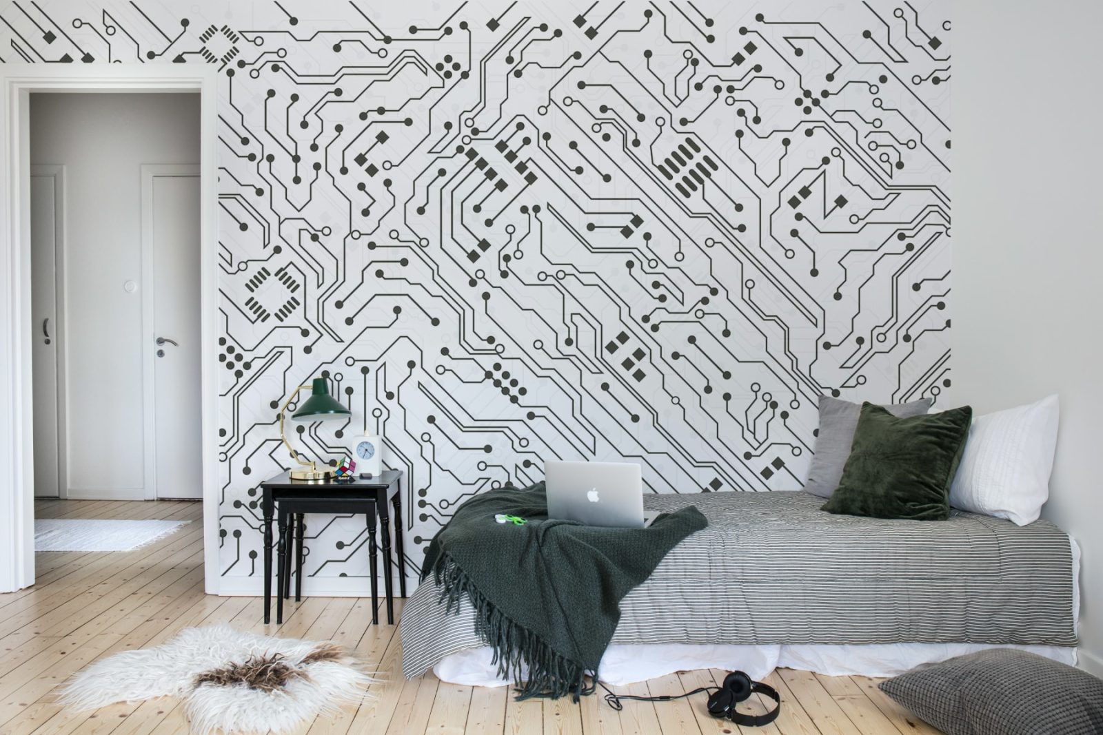 Circuit, White, Rebel Walls 3