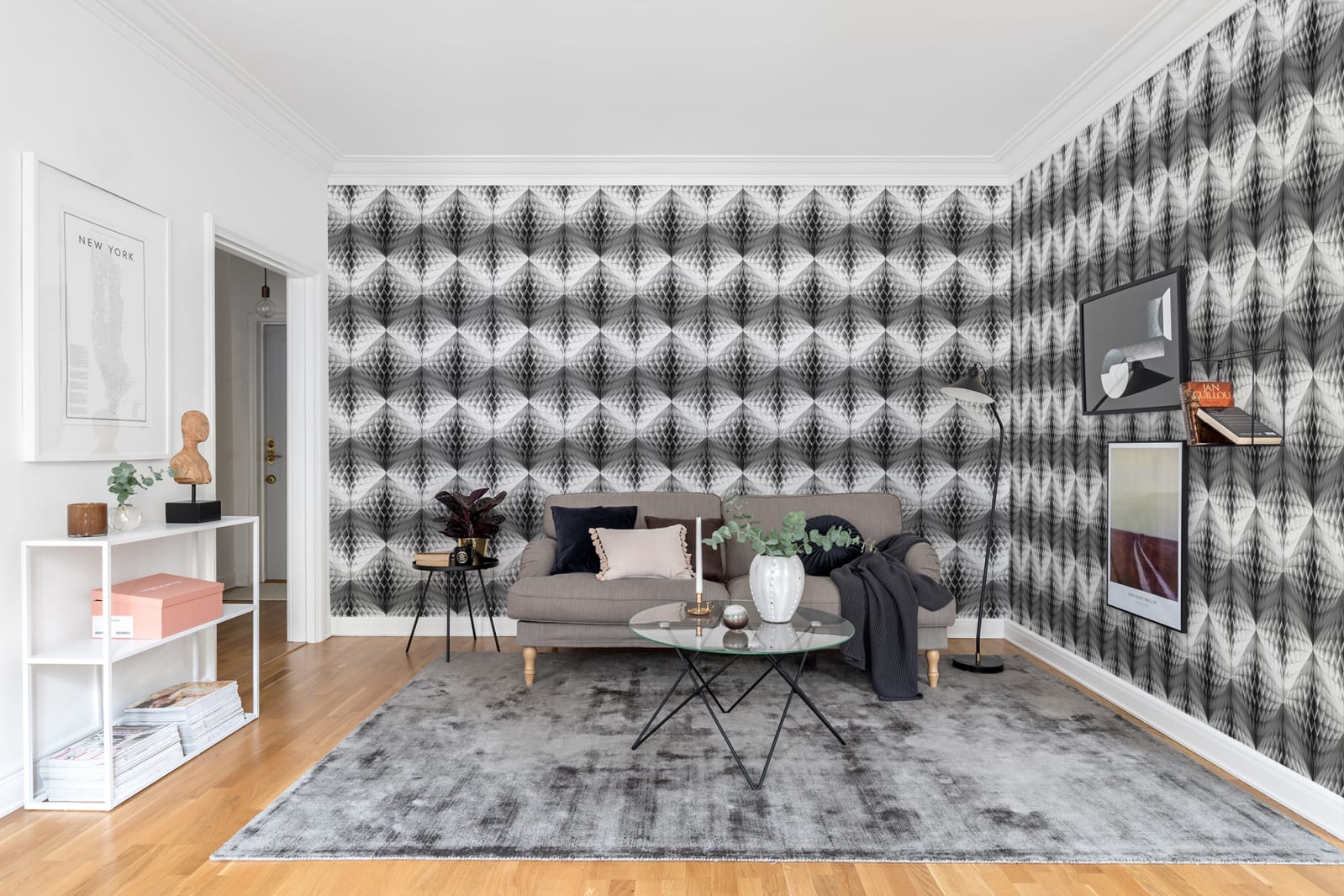 Pom Pom, Black, Rebel Walls 4