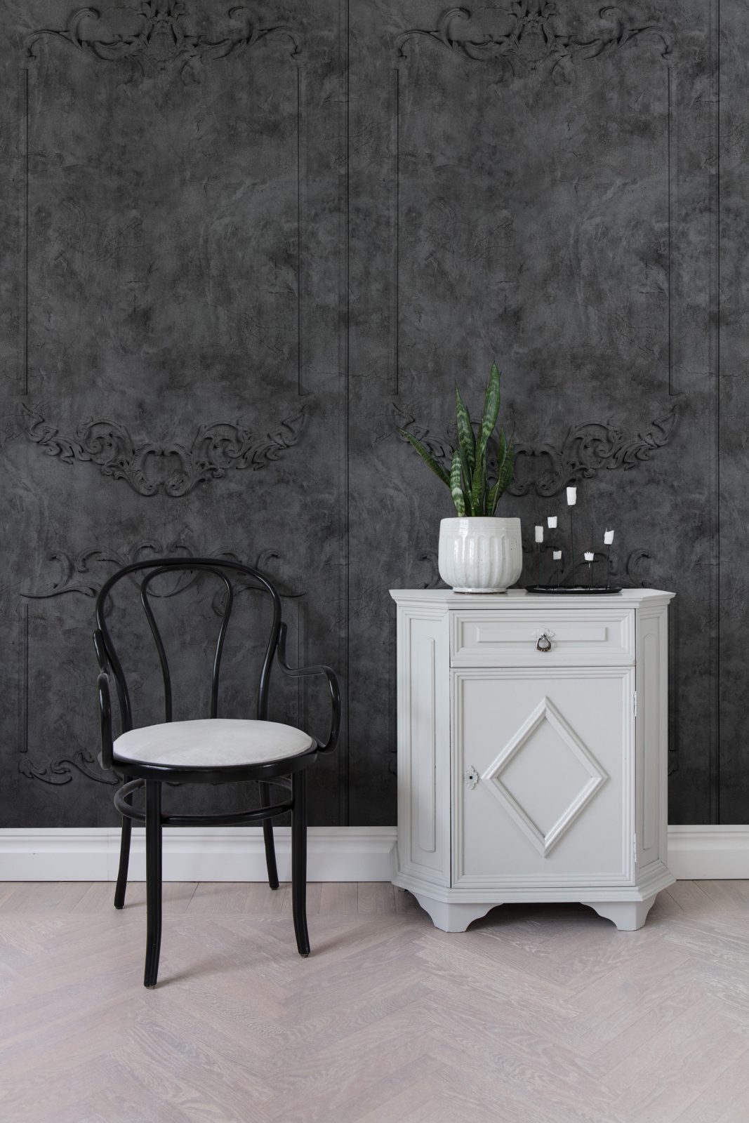 Noble Flair, Noir, Rebel Walls 3