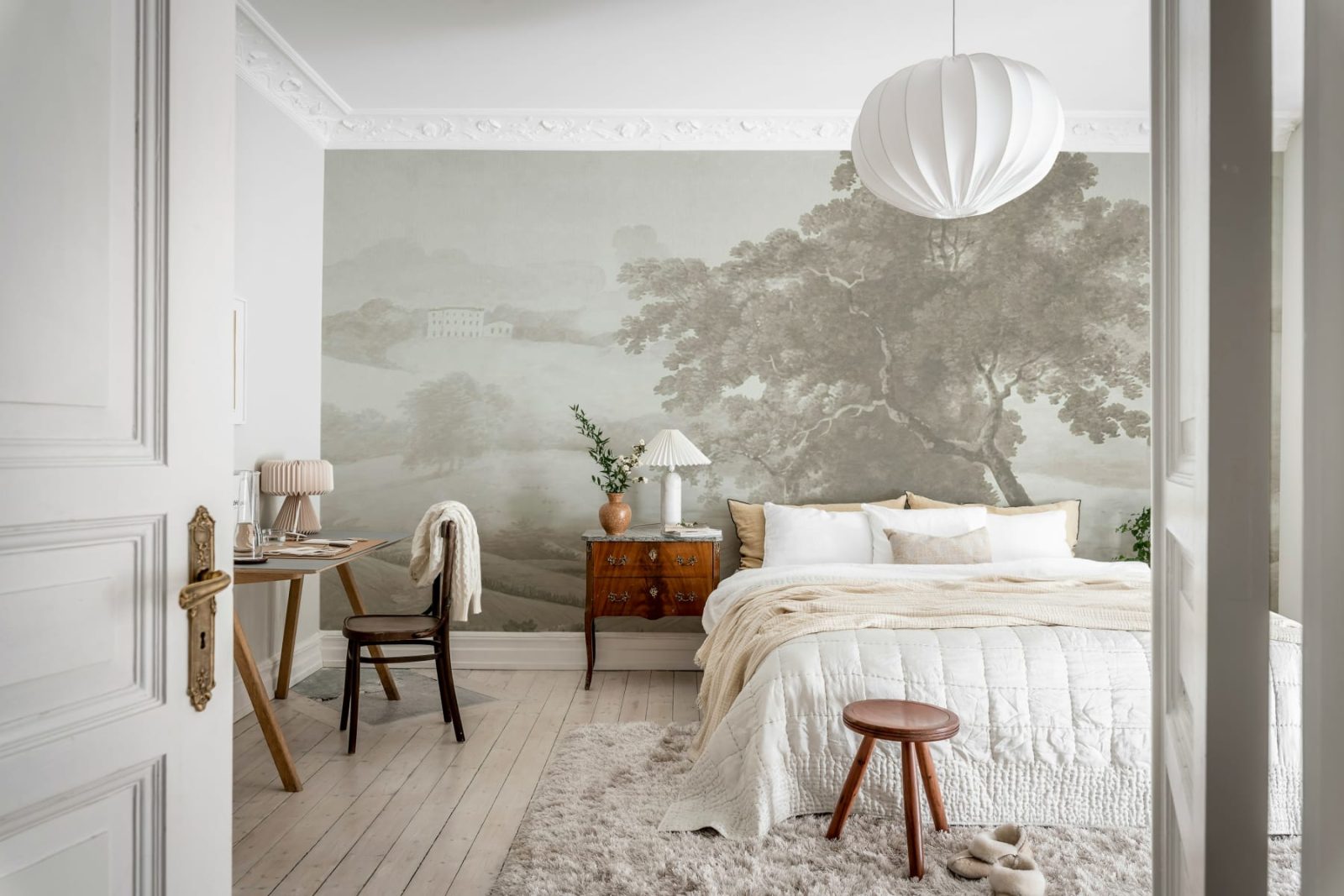 Vintage Tree, Beige, Rebel Walls 3