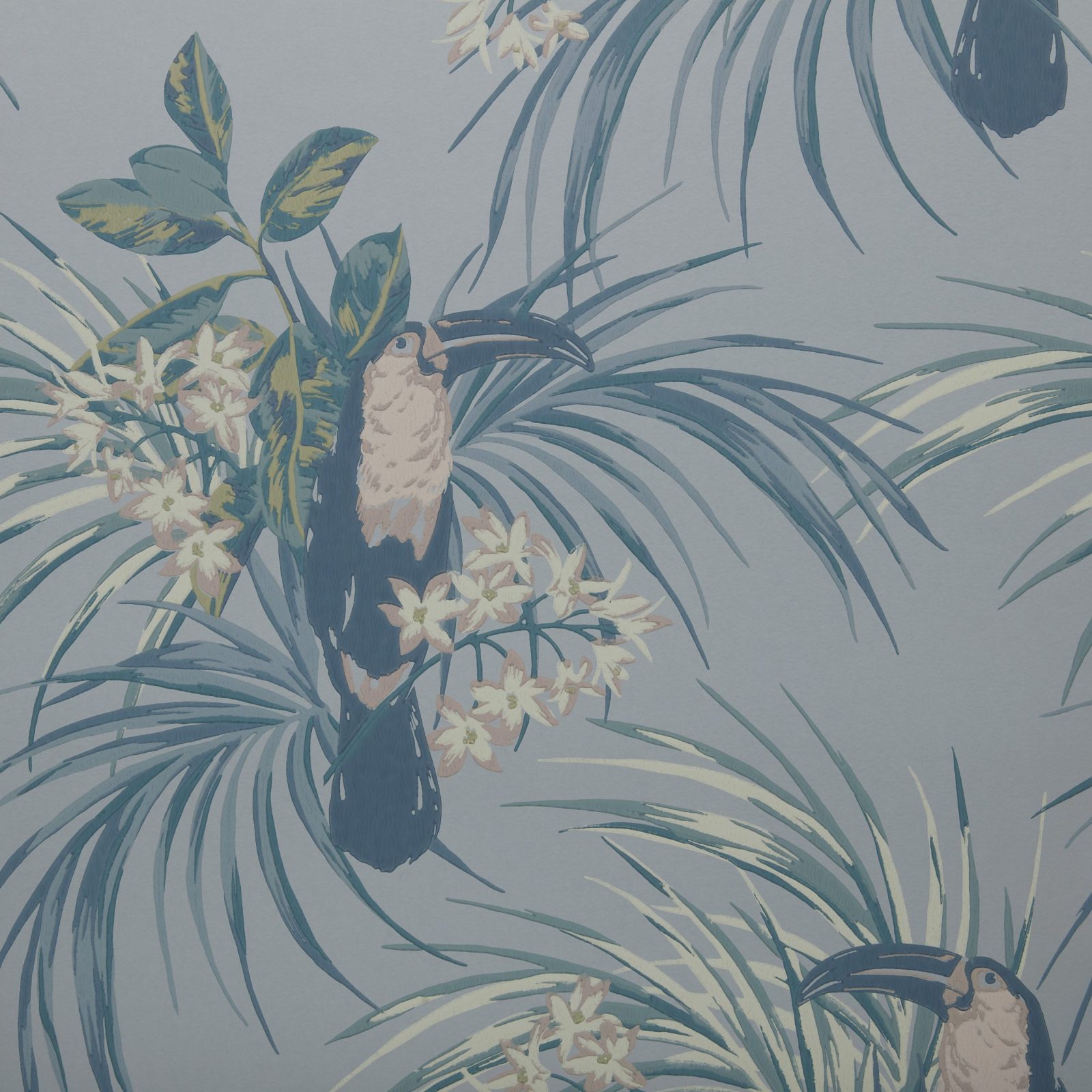 Le Toucan, Pale Blue Luxury Bird, 1838 Wallcoverings, 5.3mp / rola