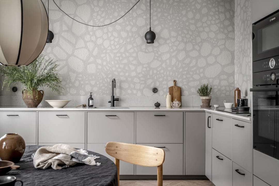 The Nest Gray, Rebel Walls 2