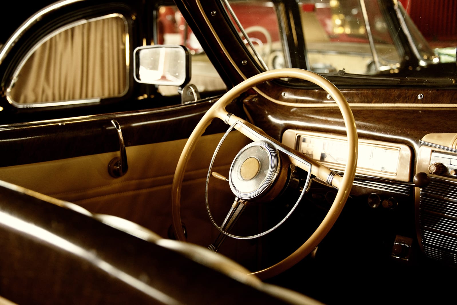 The Old Car, Rebel Walls